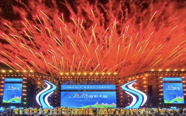 第二届中国野生动物摄影大展青海玉树启幕，光影为笔绘就三江源生态画卷